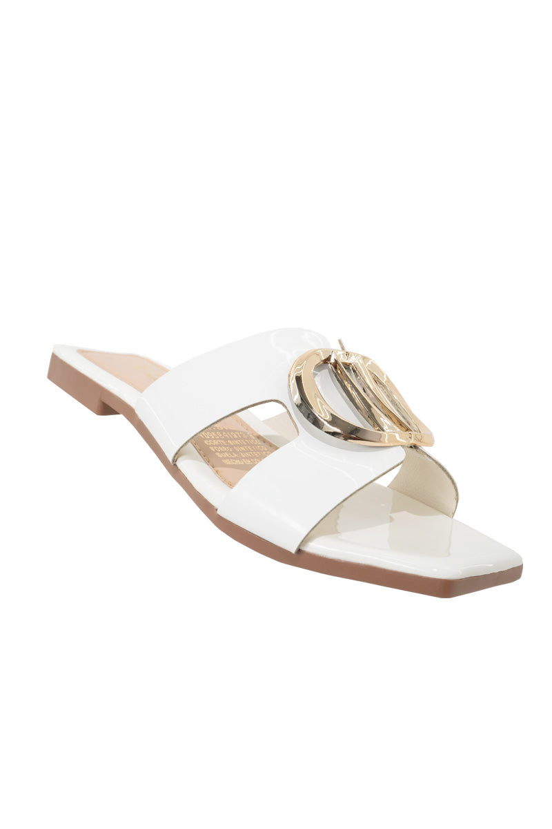 SANDALIA PLANA CON HERRAJE