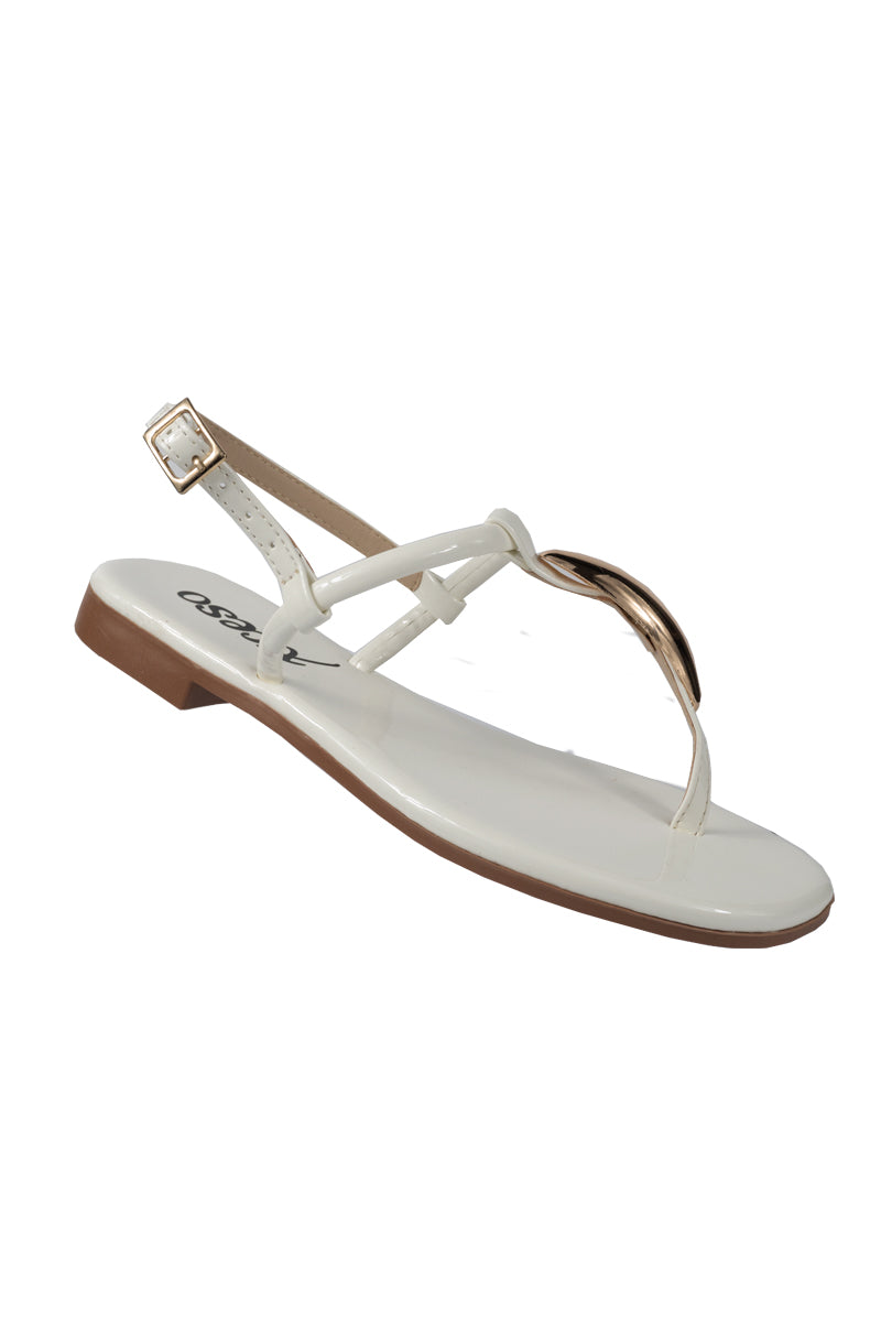 SANDALIA TRESPUNTADA CON HERRAJE OVALADO